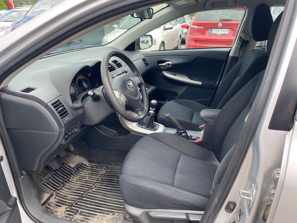 Toyota Corolla 2010 Hopea