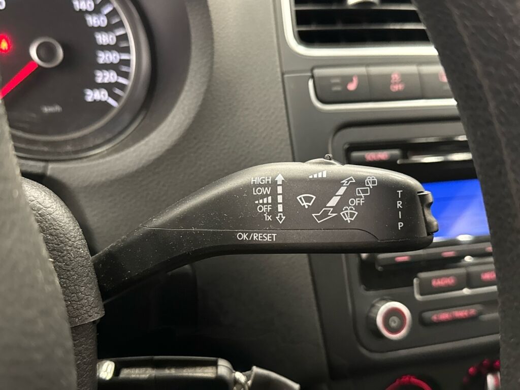 Volkswagen Polo 2010 Punainen