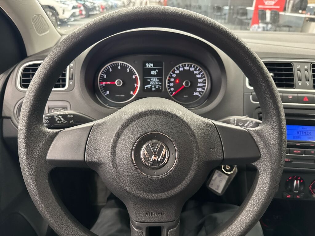 Volkswagen Polo 2010 Punainen