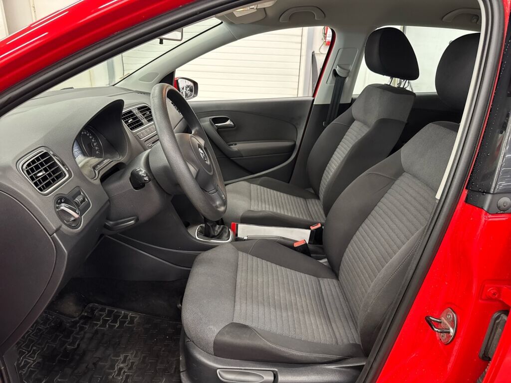 Volkswagen Polo 2010 Punainen