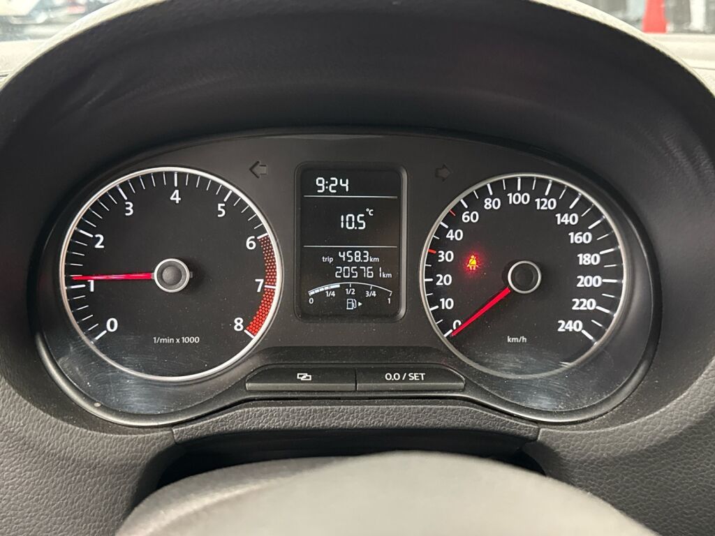 Volkswagen Polo 2010 Punainen