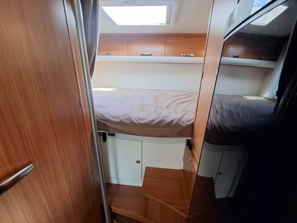 Adria Matrix Plus 680 SP 2011 Harmaa