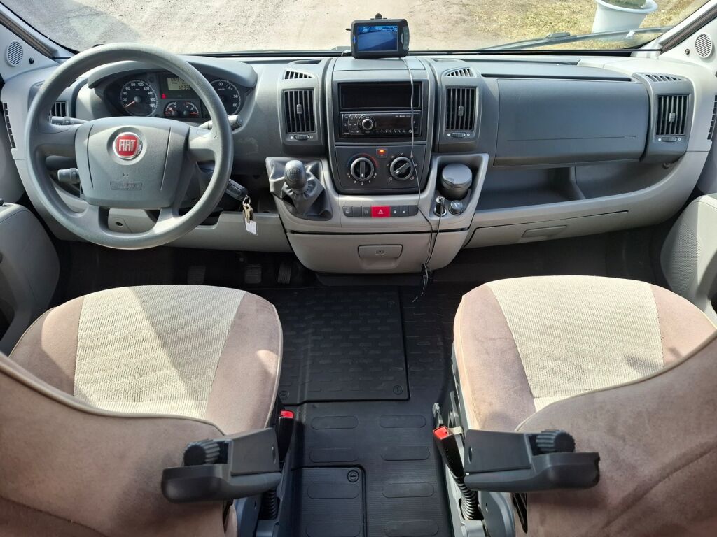 Adria Matrix Plus 680 SP 2011 Harmaa