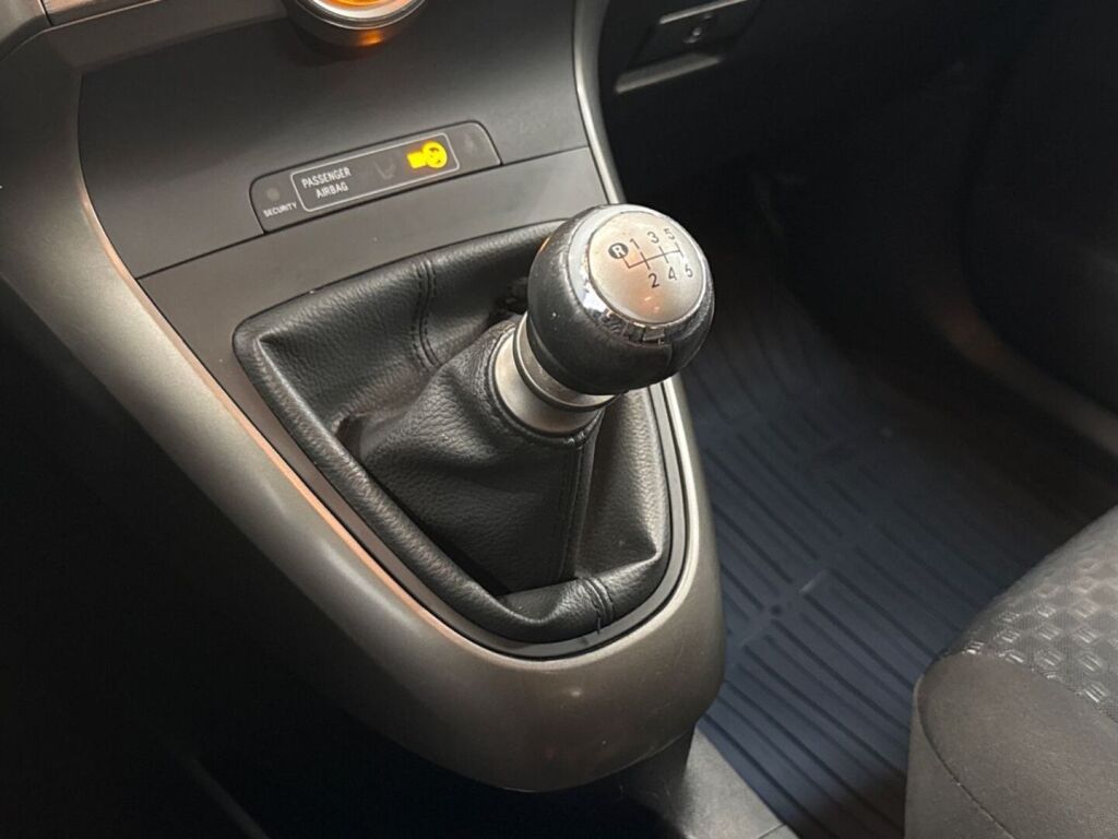 Toyota Verso 2010 Hopea