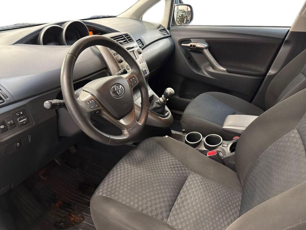 Toyota Verso 2010 Hopea
