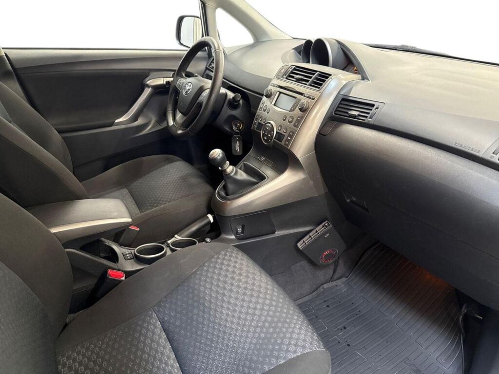 Toyota Verso 2010 Hopea