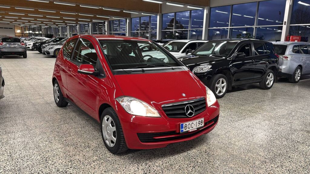 Mercedes-Benz A 2010 Punainen