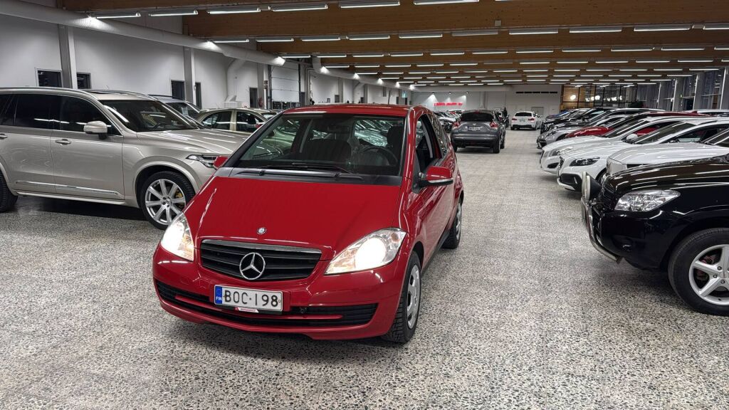 Mercedes-Benz A 2010 Punainen