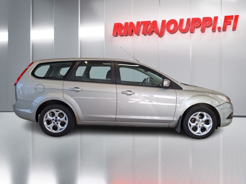 Ford Focus 2010 Harmaa