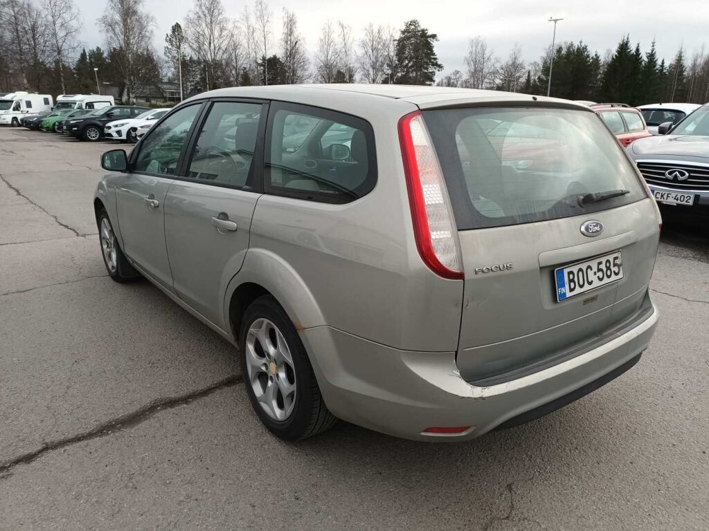 Ford Focus 2010 Harmaa
