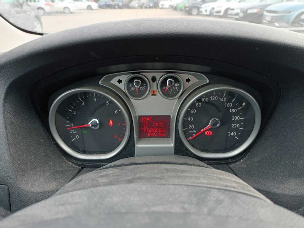 Ford Focus 2010 Harmaa