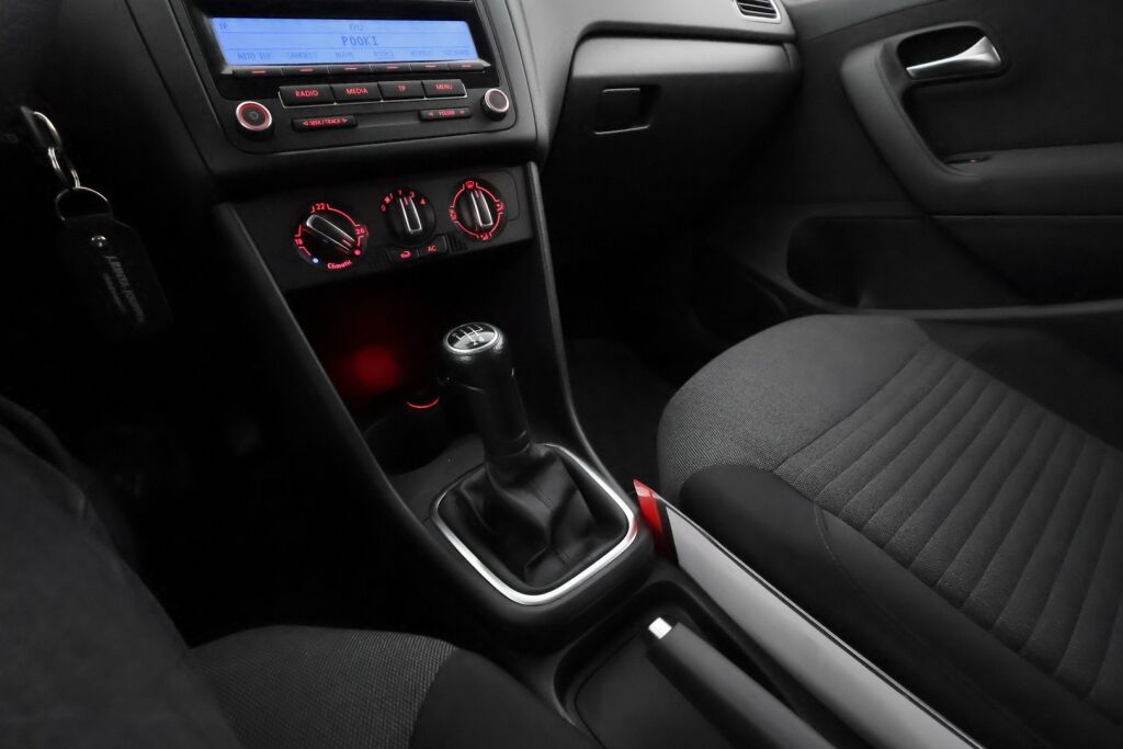 Volkswagen Polo 2010 Oranssi