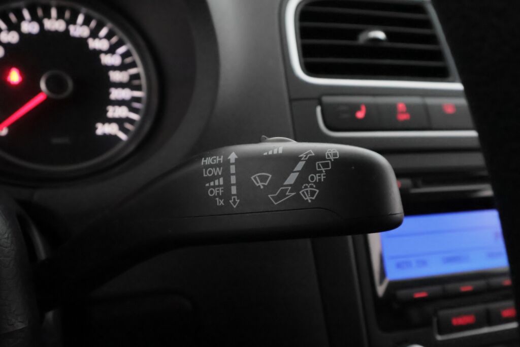 Volkswagen Polo 2010 Oranssi