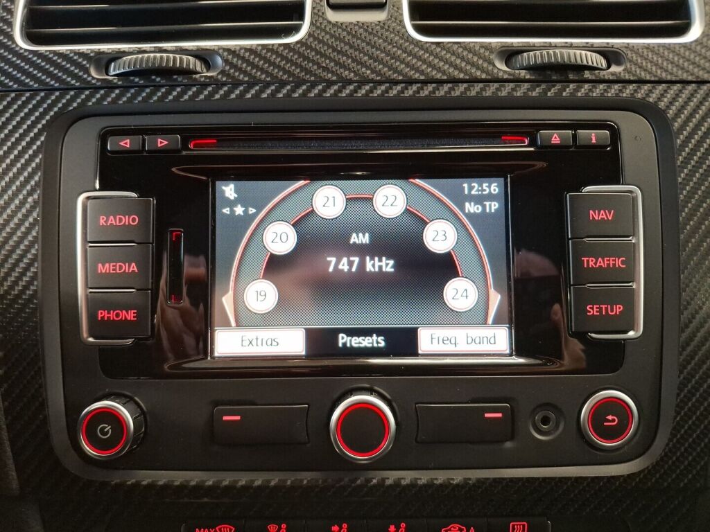 Volkswagen Golf 2010 Musta