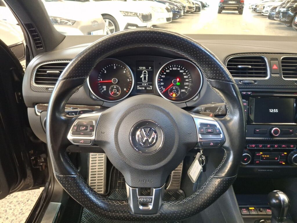 Volkswagen Golf 2010 Musta