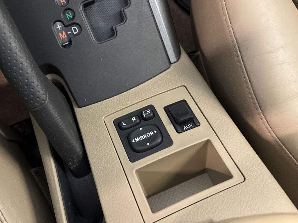Toyota RAV4 2010 Musta