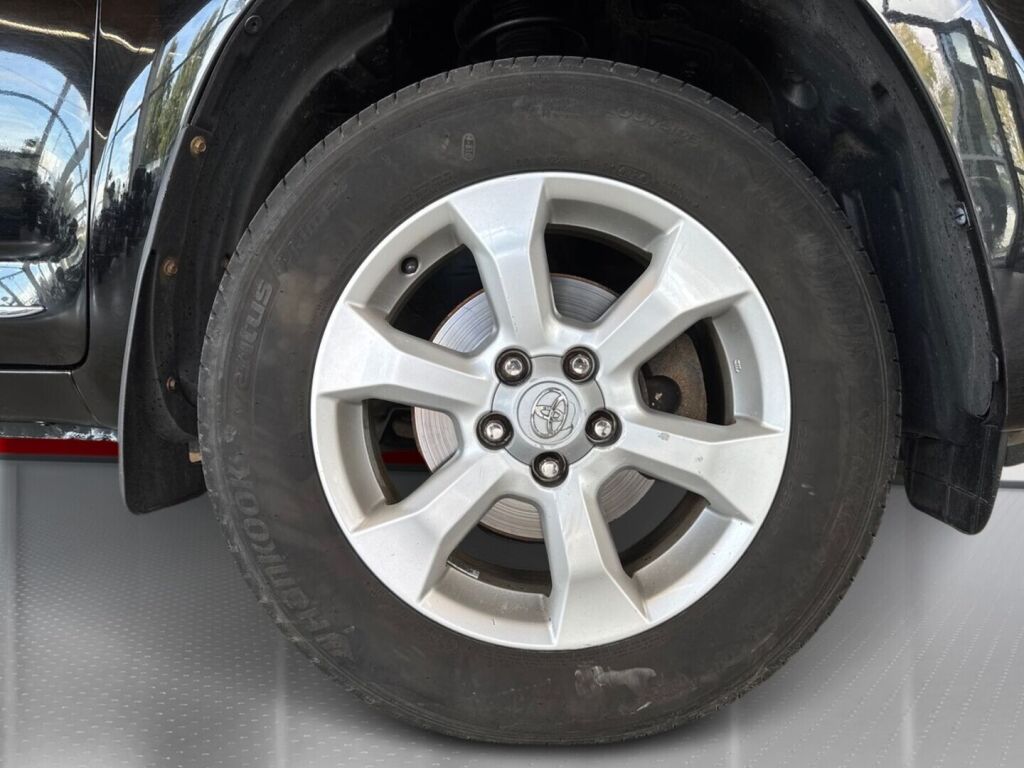 Toyota RAV4 2010 Musta