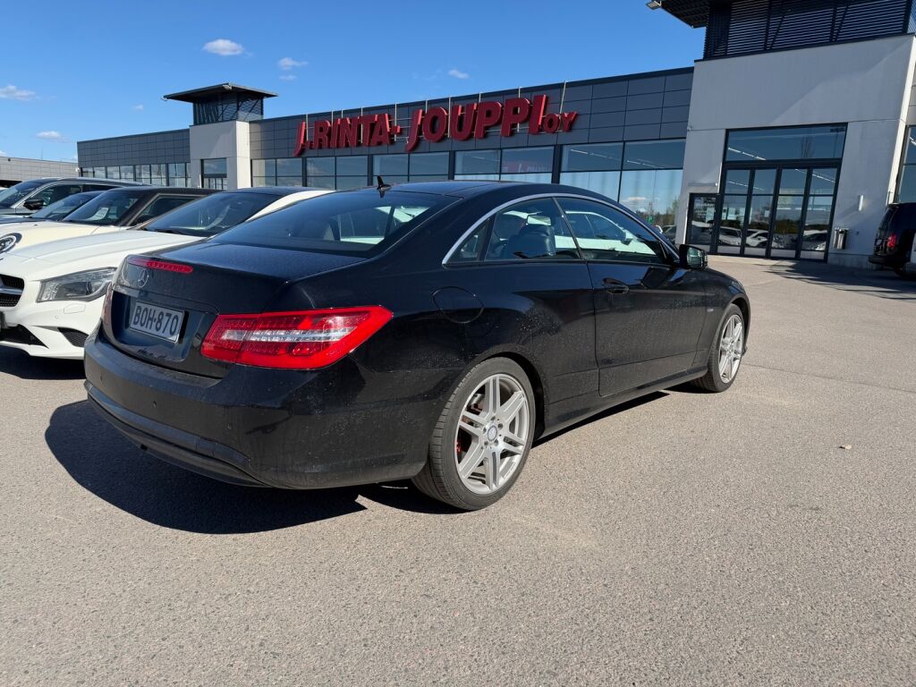Mercedes-Benz E 2010 Musta