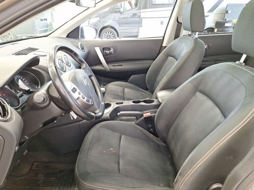 Nissan Qashqai+2 2010 Ruskea (beige)