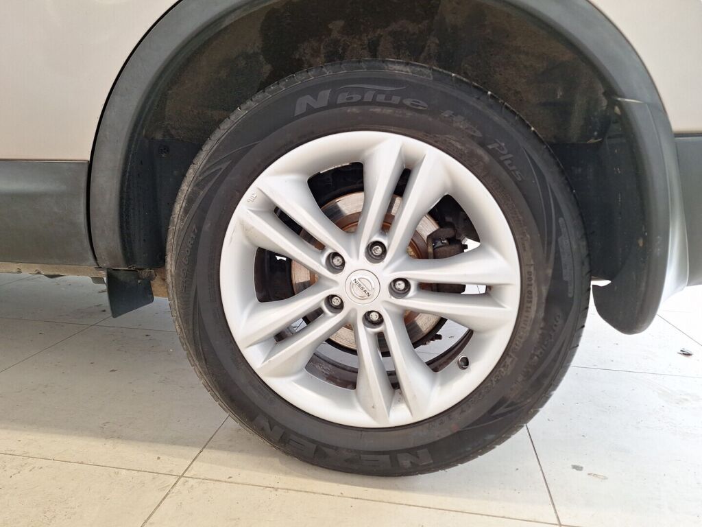Nissan Qashqai+2 2010 Ruskea (beige)