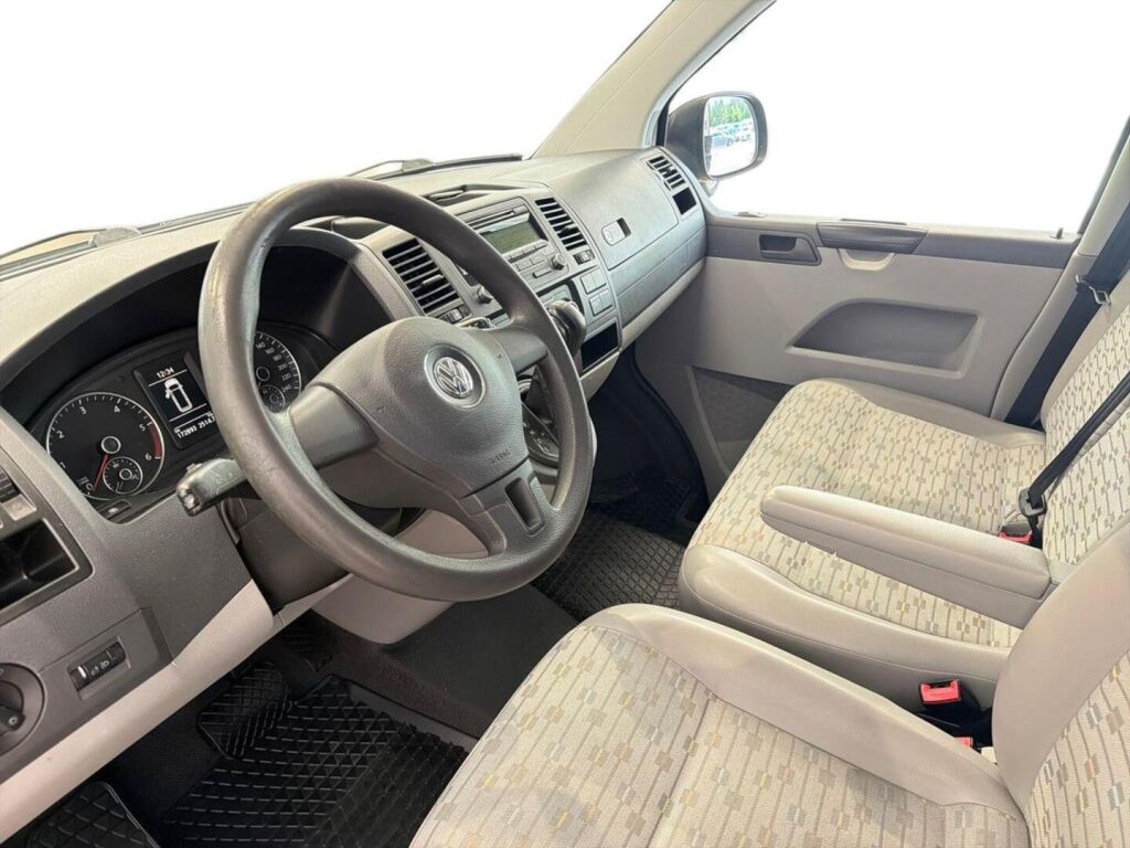 Volkswagen Transporter 2010 Ruskea (beige)