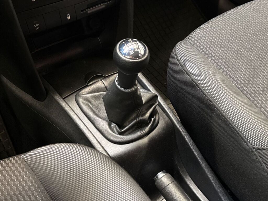 Peugeot 207 2010 Harmaa
