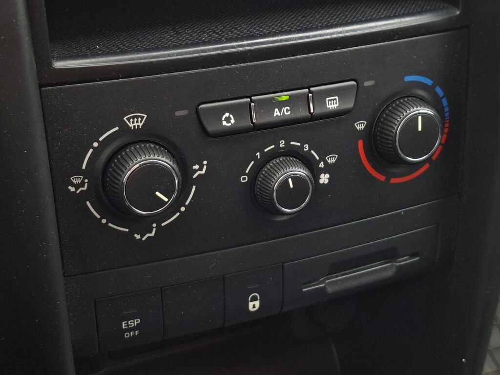 Peugeot 207 2010 Harmaa