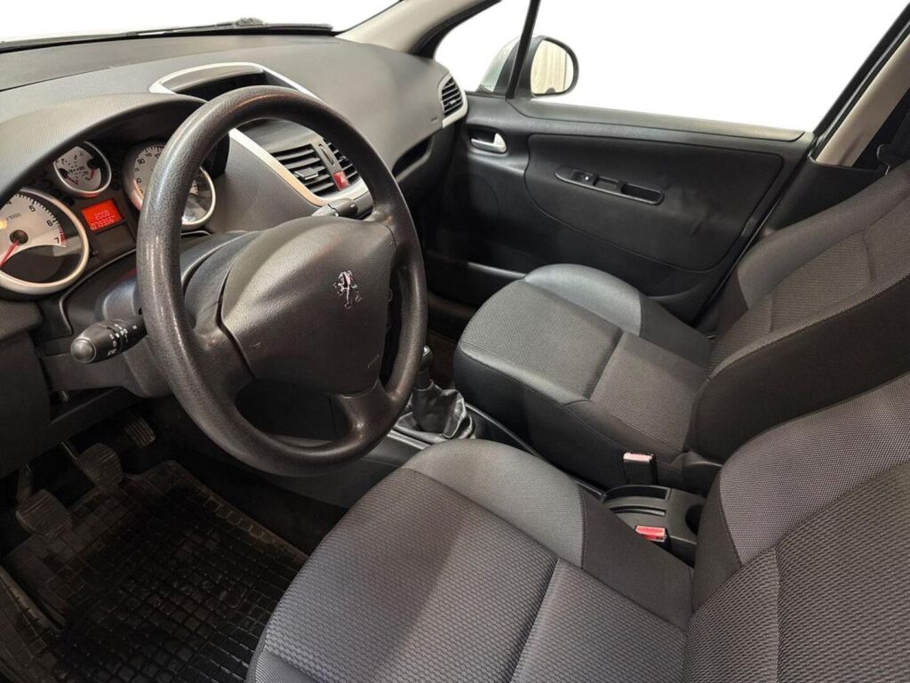 Peugeot 207 2010 Harmaa