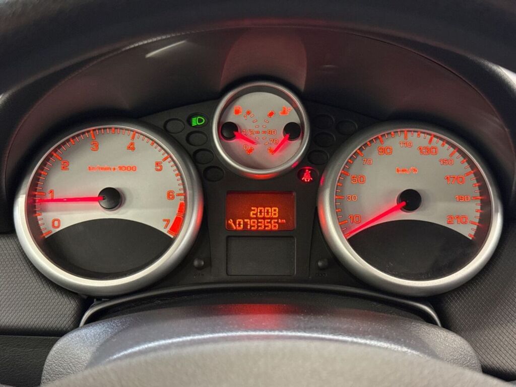 Peugeot 207 2010 Harmaa