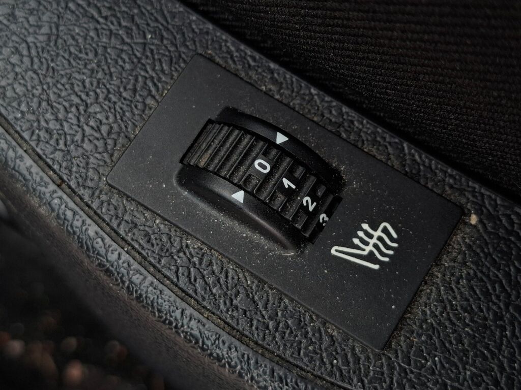 Peugeot 207 2010 Harmaa