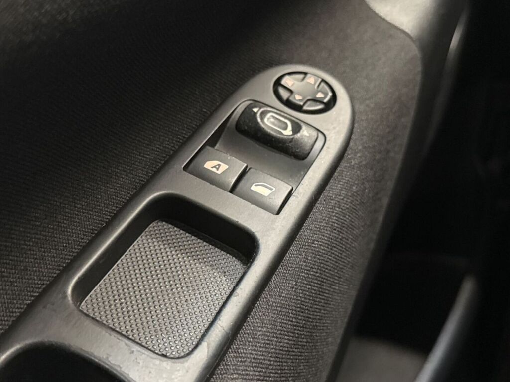 Peugeot 207 2010 Harmaa