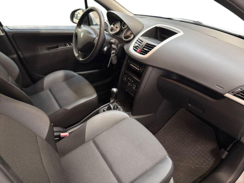 Peugeot 207 2010 Harmaa