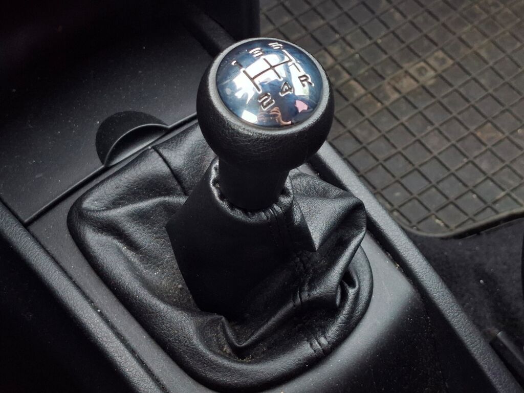 Peugeot 207 2010 Harmaa
