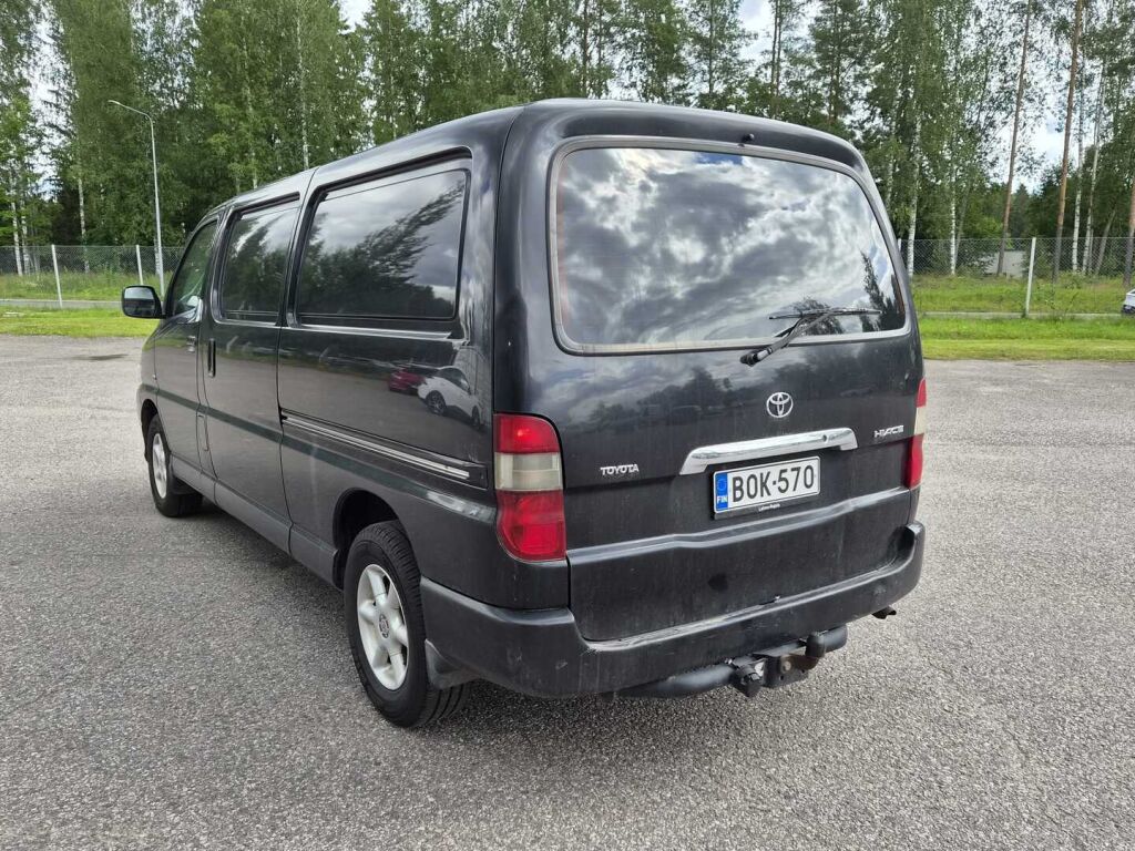 Toyota Hiace 2010 Musta