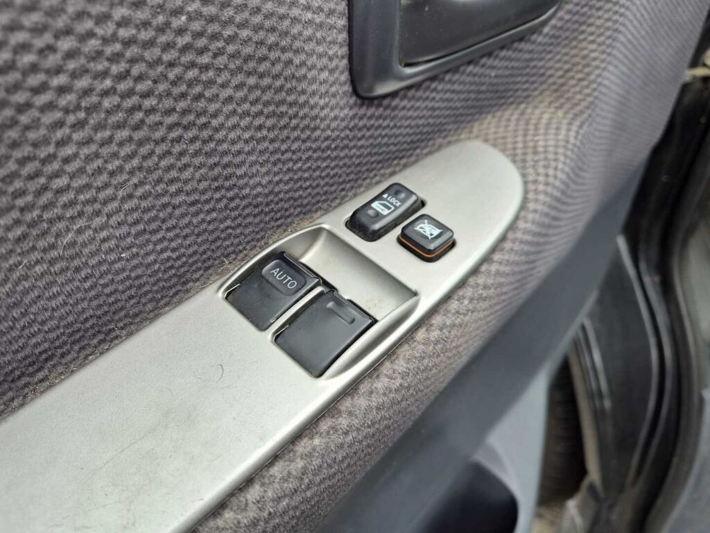 Toyota Hiace 2010 Musta