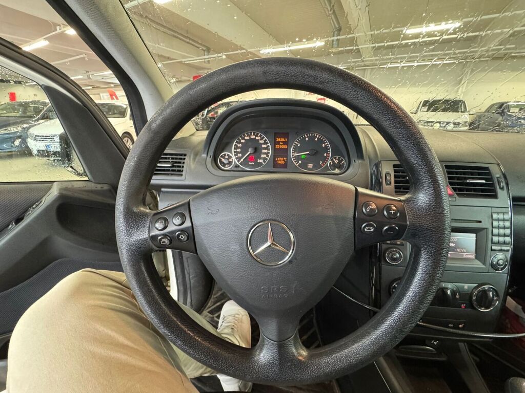 Mercedes-Benz A 2010 Valkoinen