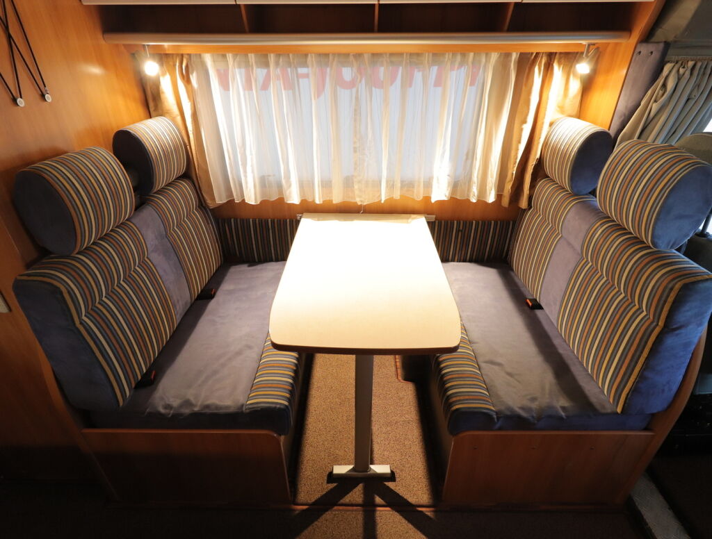 Hymer C 642 CL 2010 Sininen