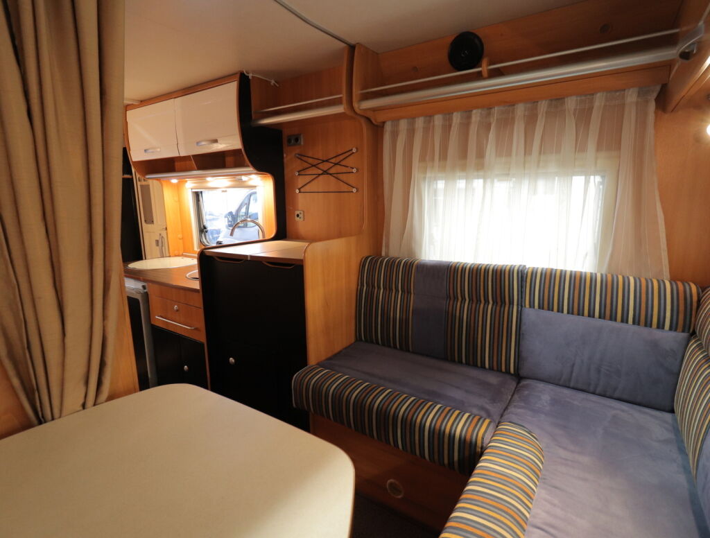 Hymer C 642 CL 2010 Sininen