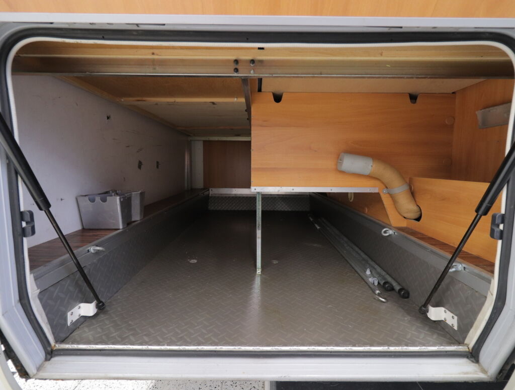 Hymer C 642 CL 2010 Sininen