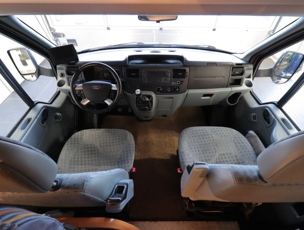 Hymer C 642 CL 2010 Sininen