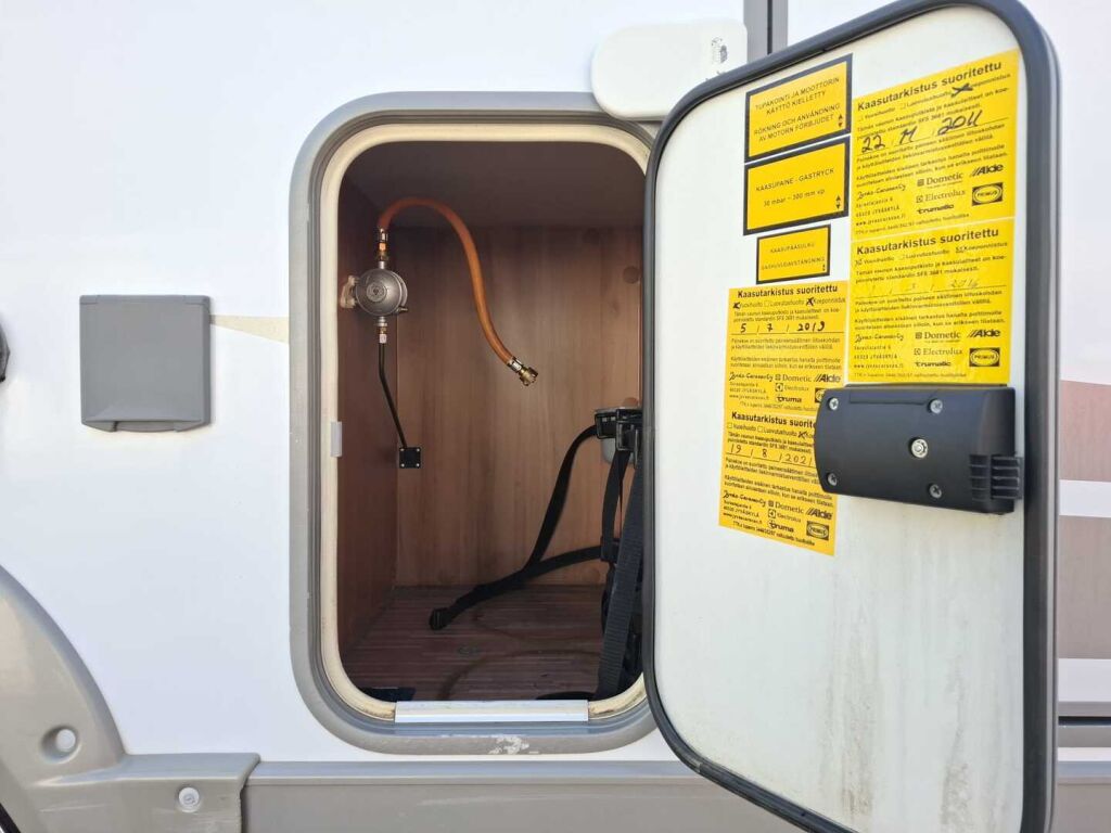 Bürstner Nexxo T 660 2008 Valkoinen