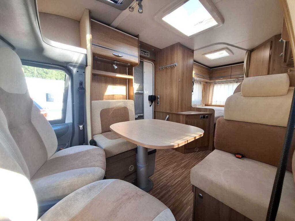 Bürstner Nexxo T 660 2008 Valkoinen