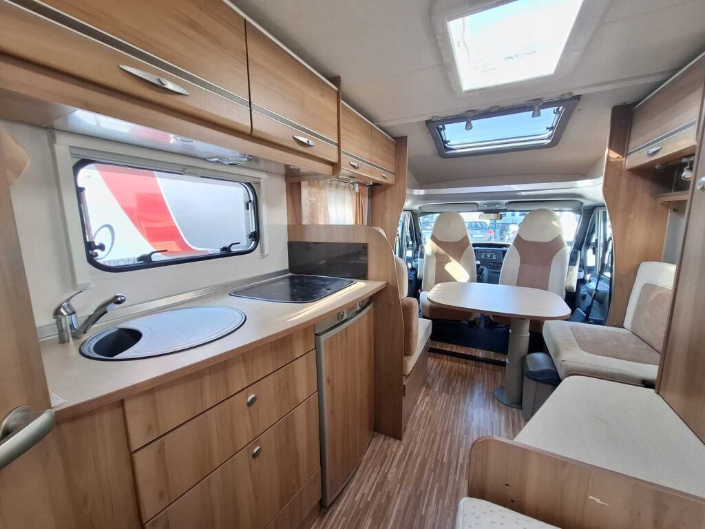 Bürstner Nexxo T 660 2008 Valkoinen