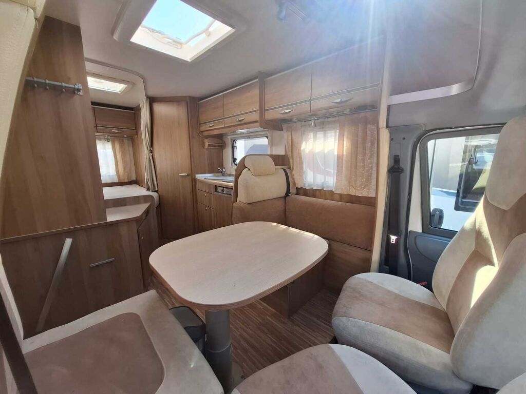 Bürstner Nexxo T 660 2008 Valkoinen