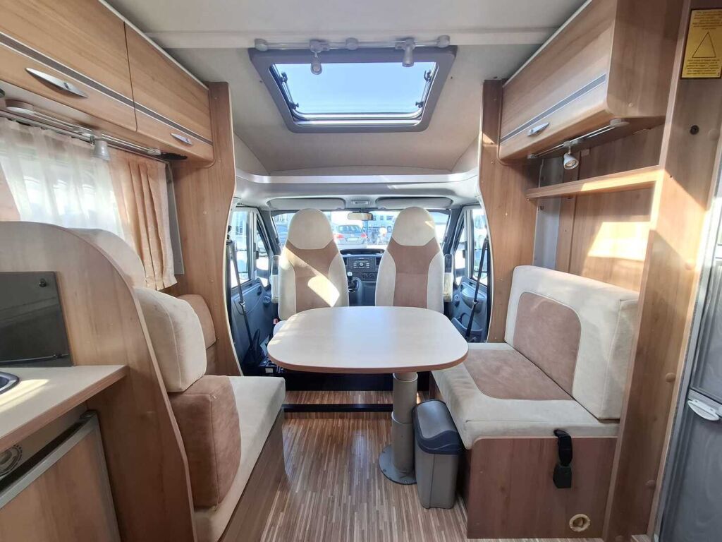 Bürstner Nexxo T 660 2008 Valkoinen