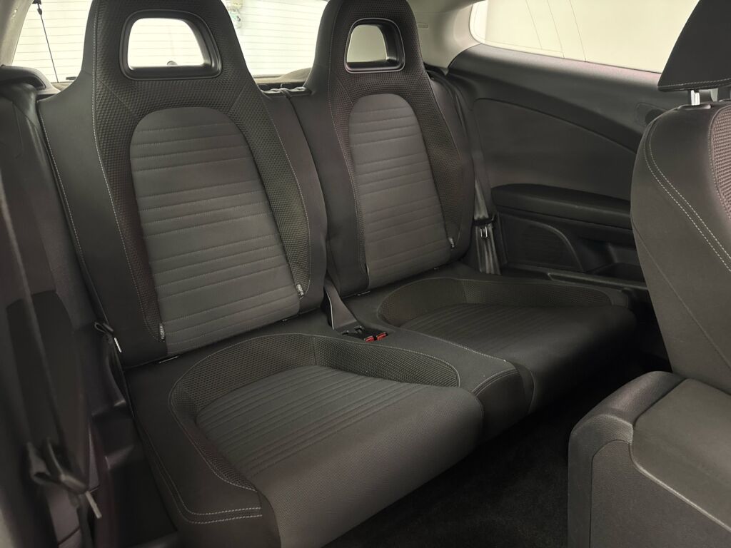 Volkswagen Scirocco 2011 Musta