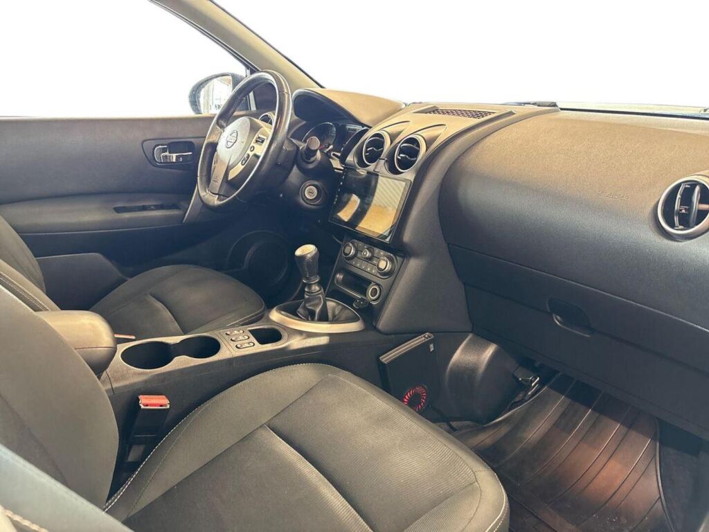Nissan Qashqai+2 2011 Musta