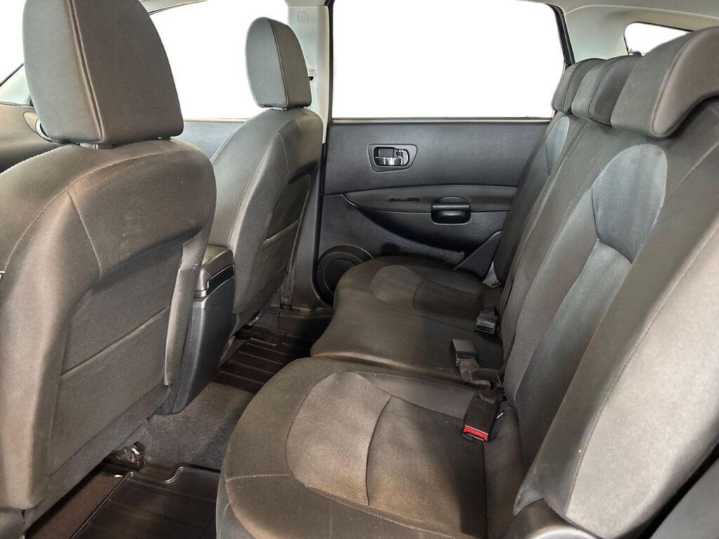 Nissan Qashqai+2 2011 Musta