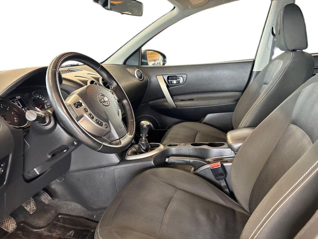 Nissan Qashqai+2 2011 Musta