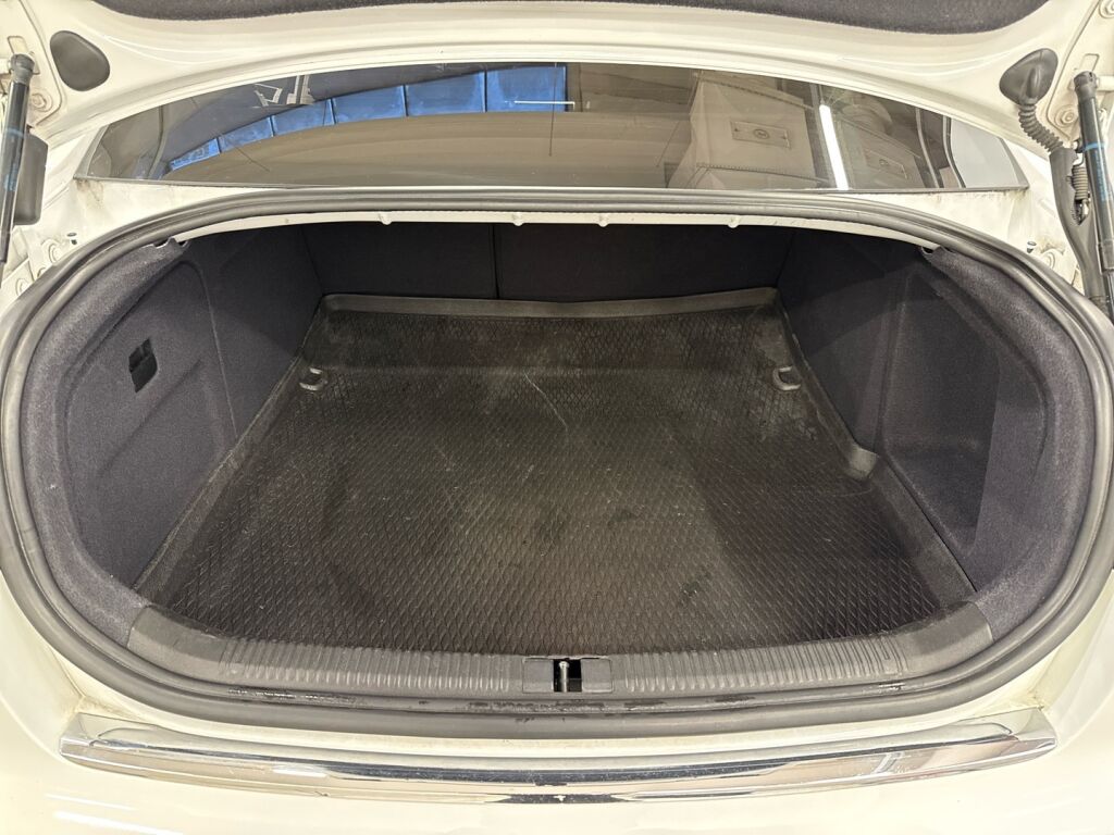 Audi A6 2011 Valkoinen